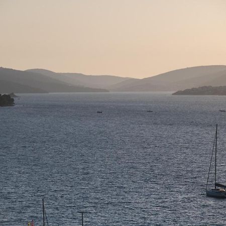 Brand New Aparment With Sea View & Swimming Pool At Ciovo - Villa Fiorentini Trogir Eksteriør billede