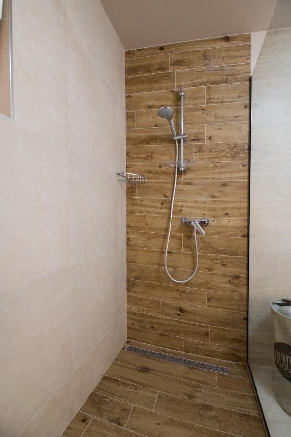 Brand New Aparment With Sea View & Swimming Pool At Ciovo - Villa Fiorentini Trogir Eksteriør billede