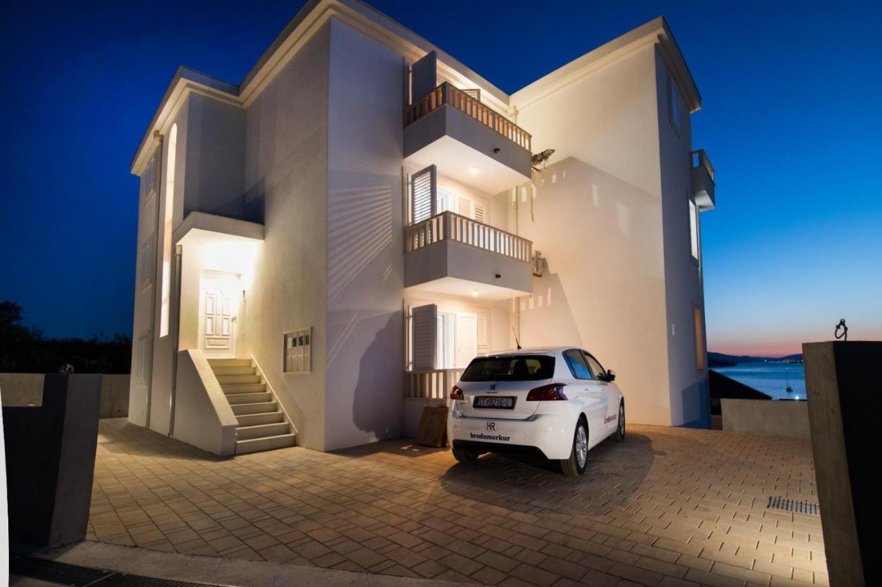Brand New Aparment With Sea View & Swimming Pool At Ciovo - Villa Fiorentini Trogir Eksteriør billede