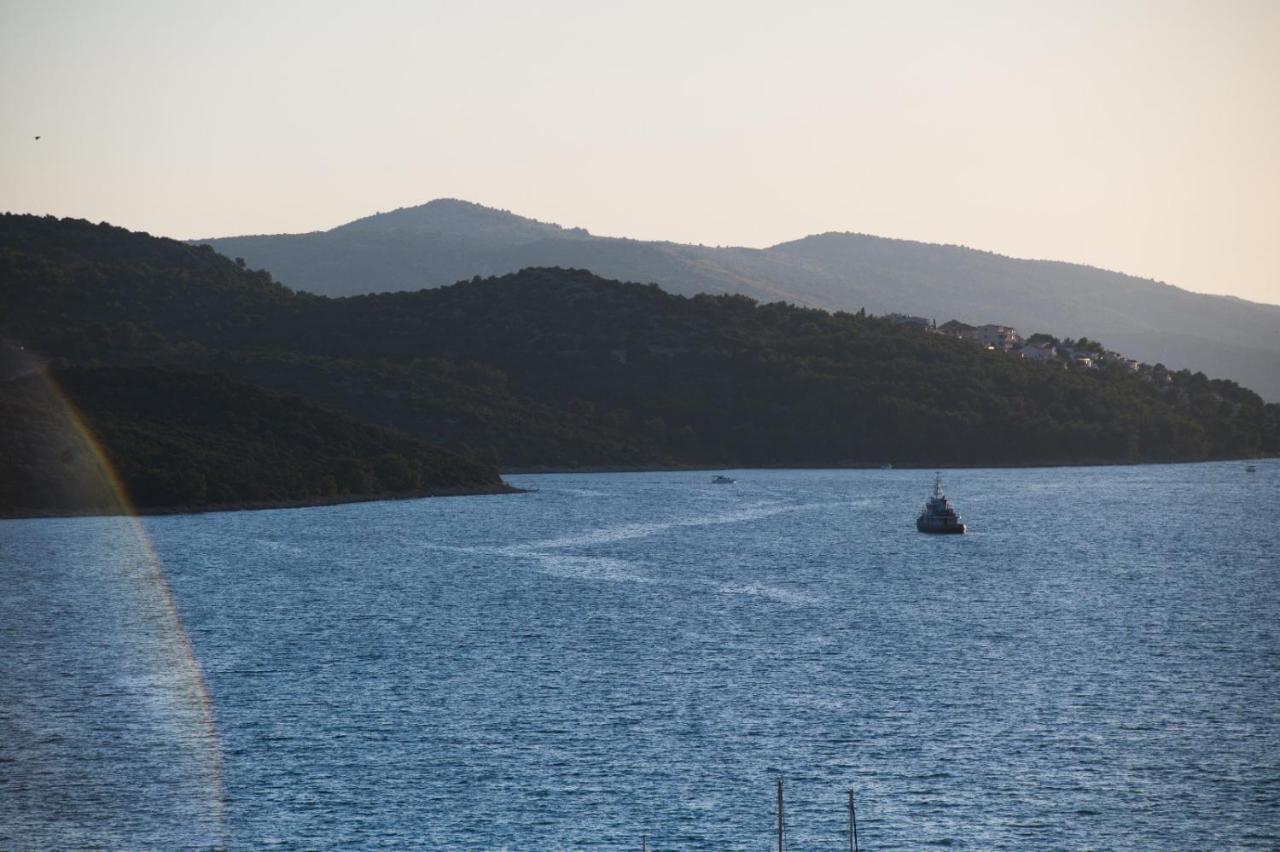 Brand New Aparment With Sea View & Swimming Pool At Ciovo - Villa Fiorentini Trogir Eksteriør billede
