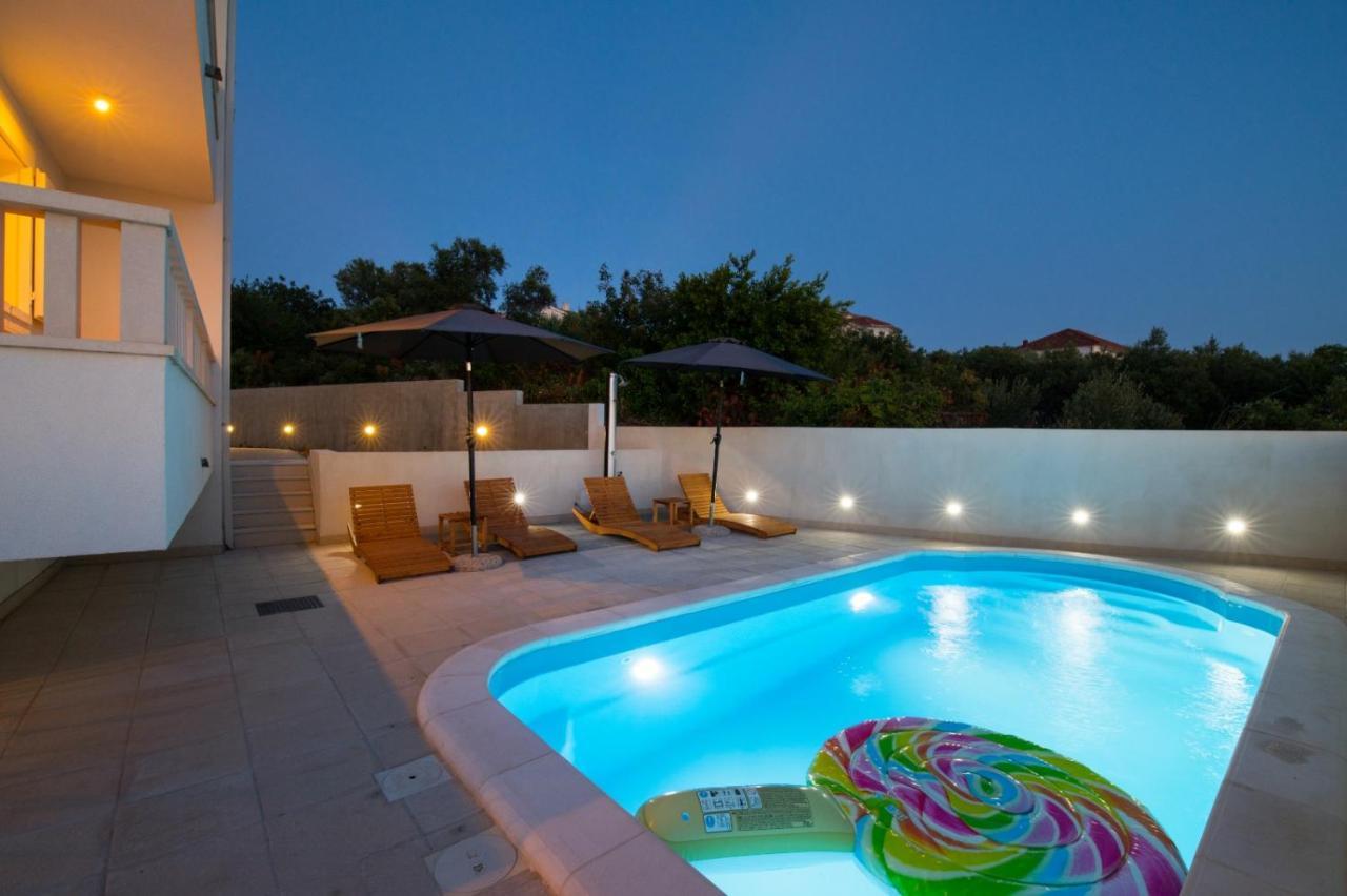 Brand New Aparment With Sea View & Swimming Pool At Ciovo - Villa Fiorentini Trogir Eksteriør billede