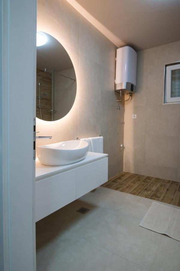 Brand New Aparment With Sea View & Swimming Pool At Ciovo - Villa Fiorentini Trogir Eksteriør billede